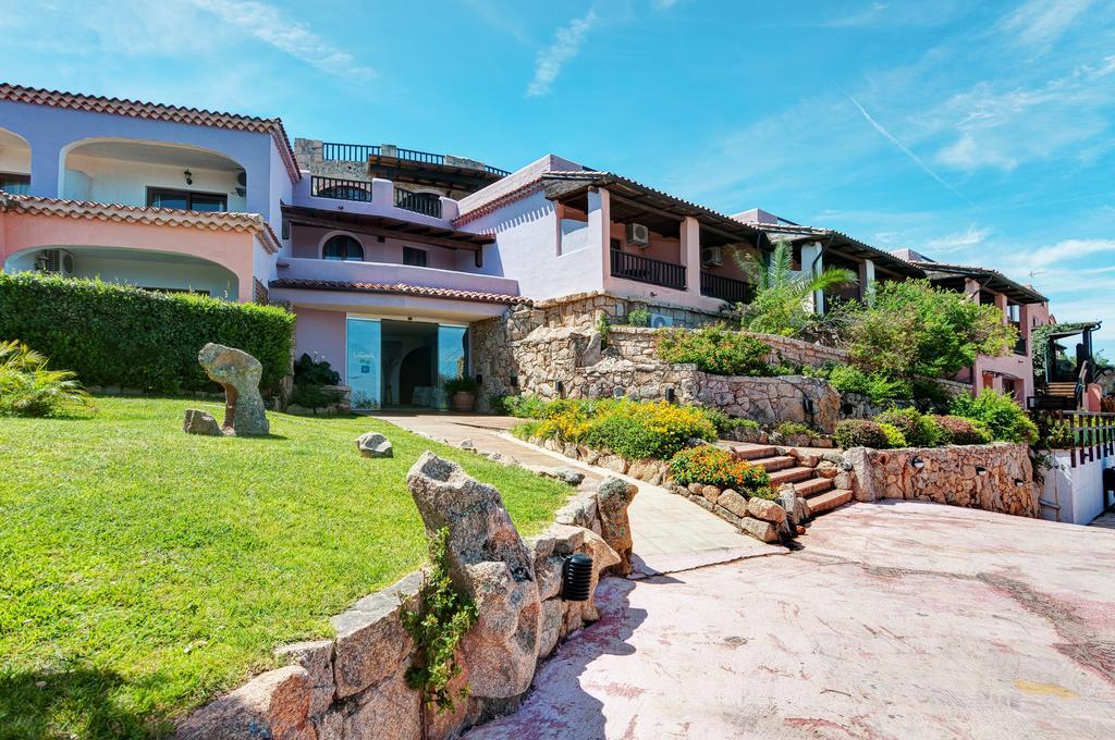 Hotel Li Graniti Baja Sardinia Exterior foto